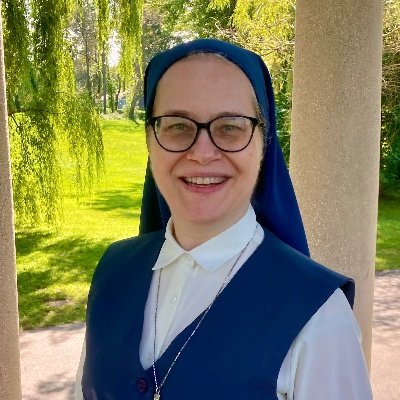 Member of Daughter of St. Paul #MediaNuns • Editor at Pauline Books & Media • Same handle on various other social media platforms