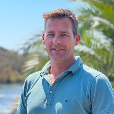 Geboren in Enkhuizen Woonplaats Heerenveen Friesland. Werkzaam als directeur bij Tuinplus bv groothandel en producent van tuinzaden.