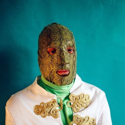 I am a tall guy with a slim build with light brown hair, an oblong oval
face and blue eyes.
https://t.co/wca4Wiy5gf