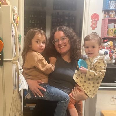 jojoandvia's profile picture. 