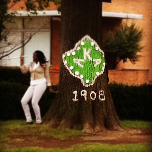 Smilez712's profile picture. A[Dot] Kay. 1908
Trinidadian Descent, reside currently in NYC 
Mature,College GRADUATE; Honors under my belt! 
Alpha Kappa Alpha Skee-wee!