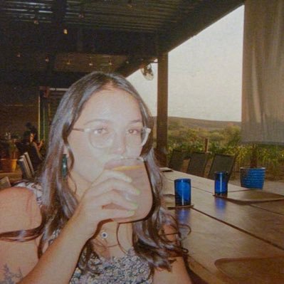 Jeeweelia's profile picture. señorita peanut butter 🍊