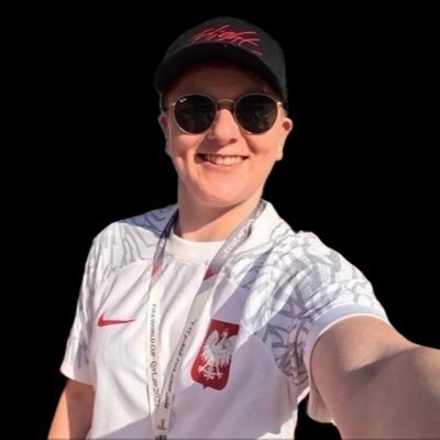 Pysiator's profile picture. Z wykształcenia Politolog, Kibic Lechii Gdańsk od dziecka, podróżniczka, pasjonat footballu. Event i Marketing Manager. Rzygam upolitycznieniem Polskiej Piłki