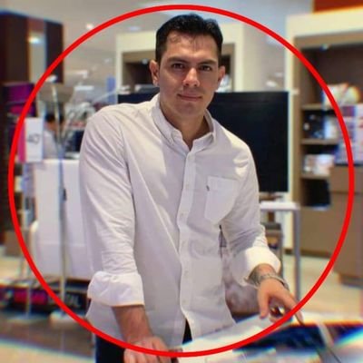 Humanista, defensor del medio ambiente, emprendedor, pseudo_psicólogo, amante del Café.