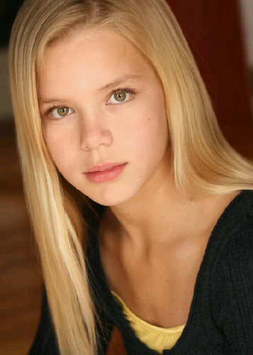 Orphan, They say I fell from the Sky..I Start to Believe so. -18+- 14 Years Old, with Abnormalities