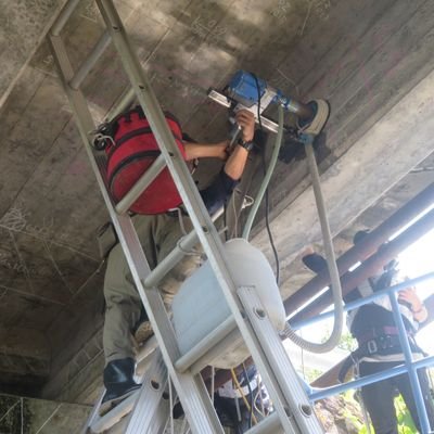 現在熊本の自衛隊を退官して土木設計会社で勤務する31歳です。
3年後独立を目指して日々勉強の毎日です。
業務内容:橋梁点検、補修設計、コア採取、塩分採取、塗膜採取、舗装厚調査
一人親方、独立起業した方、資格試験勉強中の方