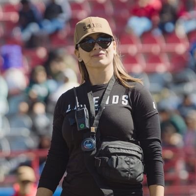 Crossfitter, runner, orgullosa mamá TDAH, CrossFit Head Judge, Health Coach, estudiante de Psicología y lo que se siga acumulando.
Siempre fifí desde que nací.