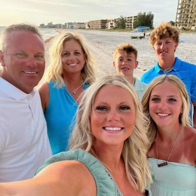 kjzbylut's profile picture. 