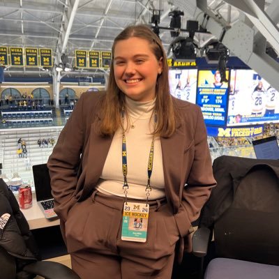 she/her • umich ‘25 • covering @umichhockey for @theblockm