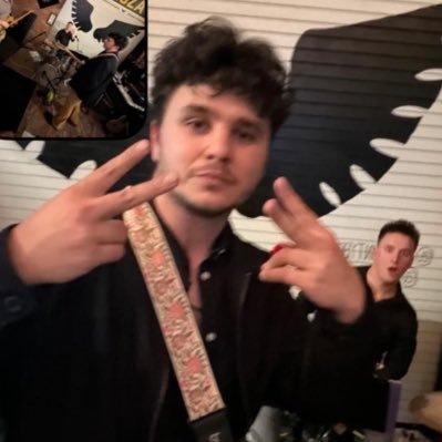 mellodowneasy's profile picture. 