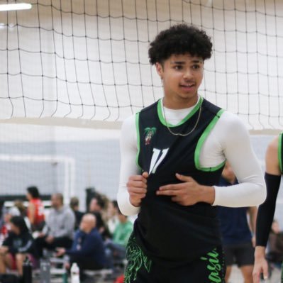 Mt. Carmel HS C/O 2025|5’11 165lbs|San Diego,Ca 92126|🏐-setter/oppo|36in vert|10.6inch attack touch|3.0GPA|Seaside 17-black|azurezperry@gmail.com