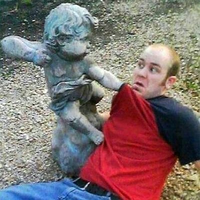 Posting photos & videos of people doing fun with statues 😅 (Not my own content ) (Parody Account)
