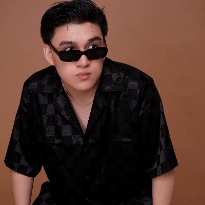 🇨🇳 🇵🇭
Music Artist
YouTuber