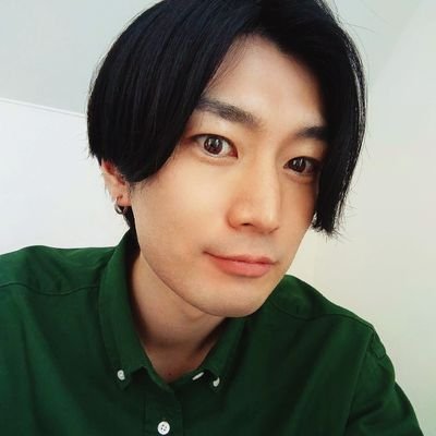 プロダクションエース所属の新人声優です！
元ゲキバカ所属の舞台俳優です！
ライバー事務所Me2所属、REALITYにて初恋夢爾として配信中。アカウントはこちら@dosukois_yumeji 
お手紙、プレゼント等はこちら迄
〒150-0021　東京都渋谷区恵比寿西2-3-16 CATビル6F