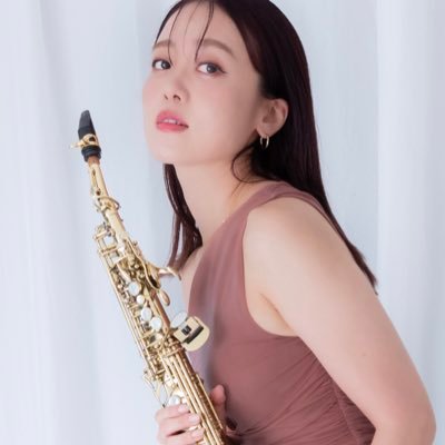 Japan/NewYork/Thailand/France Japanese Saxophone Player🎷 Booking📩aminakazono.inout@gmail.com （余談ですが香水はトムフォードのウードウッド愛用中☺️) 好きなもの⇨高級チョコ・香水・ランジャタイ💛ゴルフ🏌️‍♀️