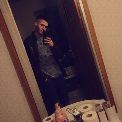 sarcastic, currently top 2% in valorant,mechanical player in rocket league, gamer guy
24yo btw