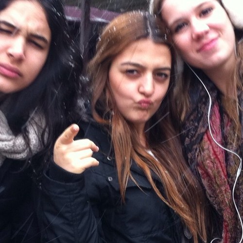 en sevdiğim rakam 13. çok yalnız kalmıştı bende ona sevgimi verdim♥
