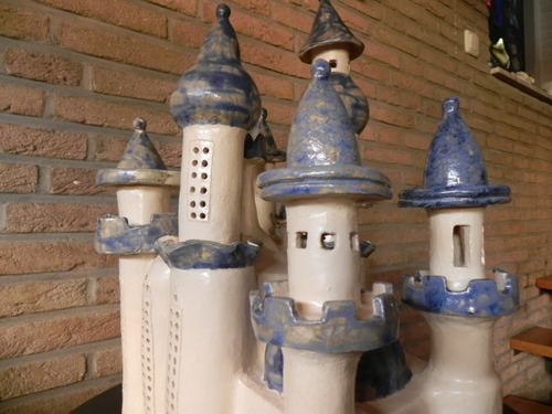 I love ceramic things, beautiful colors, special surfaces and useful things!