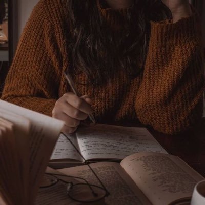 „When a writer loves you, you will never die.”🤍✨📚7📚 #twitteroweksiążkary