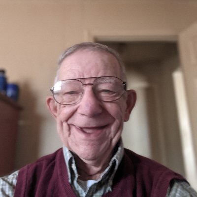 An old man of 72 years old looking for friends and maybe more!