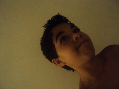 Apenas mais um adolescente q copiou a frase de outro twitter...