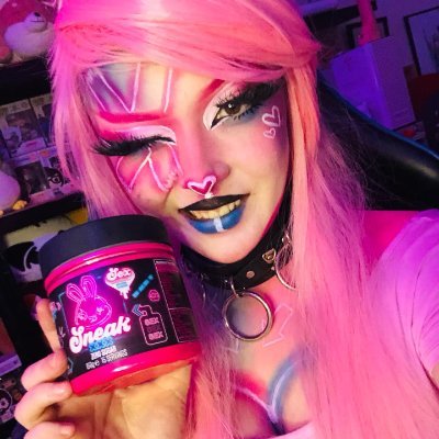 Uk based MUA, Cosplayer, streamer who is apart of the SNEAK LEGION! Come on in and enjoy your stay! Just know.. you knee caps are now mine!