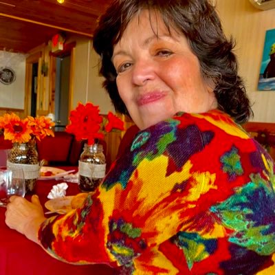 LibrarianMB's profile picture. Librarian and music junkie