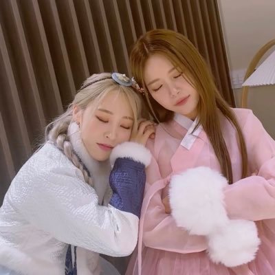 🇭🇰🇩🇪 | 繁中/ENG/DE | INFP | MOO | LLER | 🦒 | MAMAMOO WILL CONTINUE💚