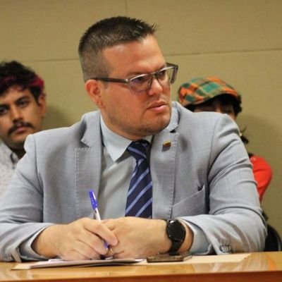 ⚖️Abogado #LUZ 2017
🇻🇪Primer Secretario #Embavenmex
📜Diputado del CLEZ
🎓Especialista RRHH
💻Especialista Cs. Tec. De Gobierno
📝Futuro Criminologo #LUZ