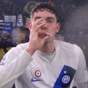 Supreme leader of Bastoni Nation. Inter supporter. Catenaccio enthusiast. Defensive futbol. Conte. Simeone. Mourinho. Clean sheets. Terrorism ball lover.