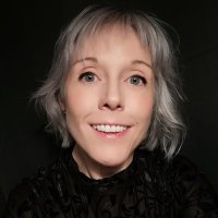 Becky Thompson(@BeckArtsConnect) 's Twitter Profile Photo