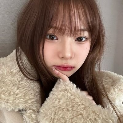 She/they || '03
mostly about tripleS!
Send me Soomin, Dahyun, Mayu, Yooyeon objekt 🥰