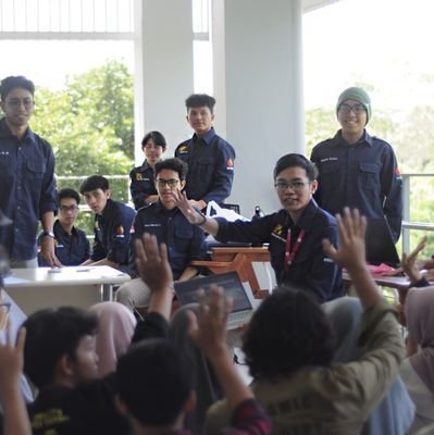 dipanggilkamal's profile picture. 102'22 | Unpad'21 | Head of Quanten Galassia | Assistant Researcher and Lab Assistant at ITB |  Instrumentation, Petrophysics, Remote Sensing, and Robotics