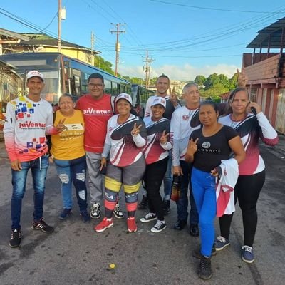 Cuenta OFicial del Movimiento Somos Venezuela Parroquia Vista al Sol, con el fin de Informar todo referente a las actividades realizadas dentro de la parroquia.