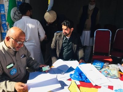 AbbasiA59219583's profile picture. #حسد کا کوئی فائدہ نہیں
#بلندیاں خدا کی ذات دیتی ہے!  

 ❤❤