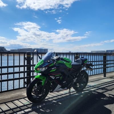 はじめまして！
モーターサイクルとロードバイクが好きです！
Ninja ZX-14R　→　Ninja650に乗り換えました！

SPECIALIZED Roubaix に乗っています！

よろしくお願いします！