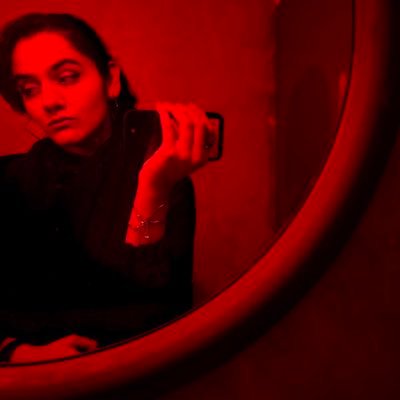 idkf0rn0w's profile picture. من گل سرخ‌ام🥀