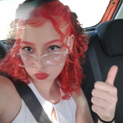 letiuces_'s profile picture. fundadora da monogamia 2
fã número um do kim dracula 
🥛👻