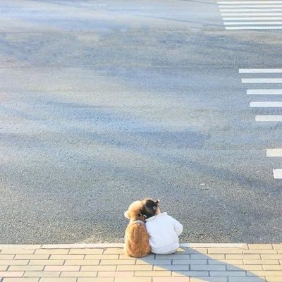 usedtobe_lalala's profile picture. Pain is inevitable; suffering is optional.