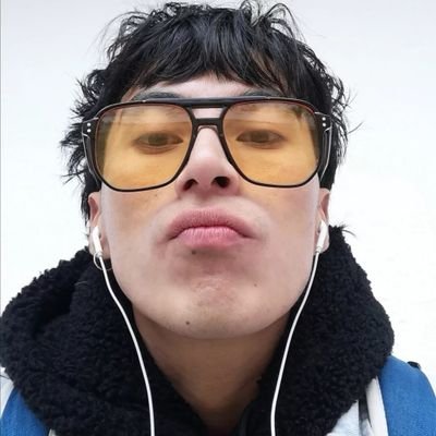elreydelswing__'s profile picture. arrogante, creído y egoísta