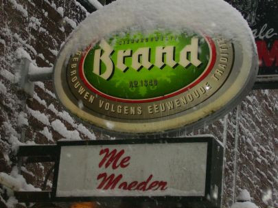Café me Moeder aan de peperstraat in Oud-Beijerland .. Misschien wel de gezelligste kroeg van Nederland !!