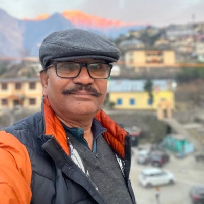 Ravinde45335835's profile picture. 