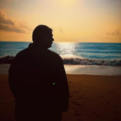 MisterDinesh's profile picture. யாதும் ஊரே யாவரும் கேளிர் | B.E | Director of Sales | வடசென்னைவாசி | Made In Madras