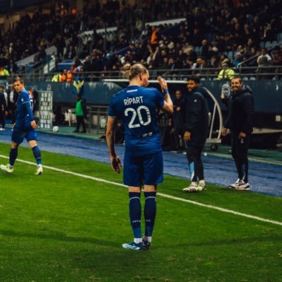 Joueur professionnel de l’ESTAC Troyes @estac_officiel #2️⃣0️⃣ ⚽️ 🐊