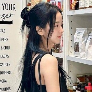 ㅤㅤㅤㅤ˒ ❏ #⃝𝐅𝐀𝐊𝐄 : : one of the members 𝐵𝐿𝐴𝐶𝐾𝑃𝐼𝑁𝐾 as a visual, vokal utama, and fake maknae. they know me 𝑘𝑖𝑚 𝑗𝑖𝑠𝑜𝑜.