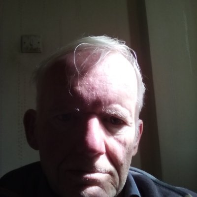 Used to be a classics and maths tutor.
I like the countryside, old churches, books and watercolours. Looking to understand eonomics.
