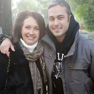 Taylor kinney mom, thanks to those who is supporting my son, I pray I fine a good woman for him ❤️🌷