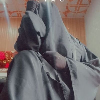 اچھی بیٹیاں لہجیے دھیمے رکھتی ہیں اور کردار
پختہ________!!🌸