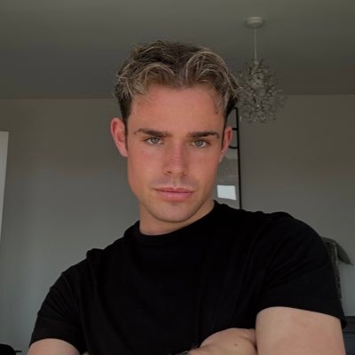 archieglenister's profile picture. rep