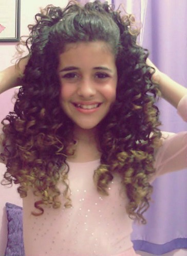 esse e um twitter em homenagem  a @michely_manuely  a menina que conquistou o brasil com sua beleza e voz :) a mih canta e encanta :) s2 michely_manuely